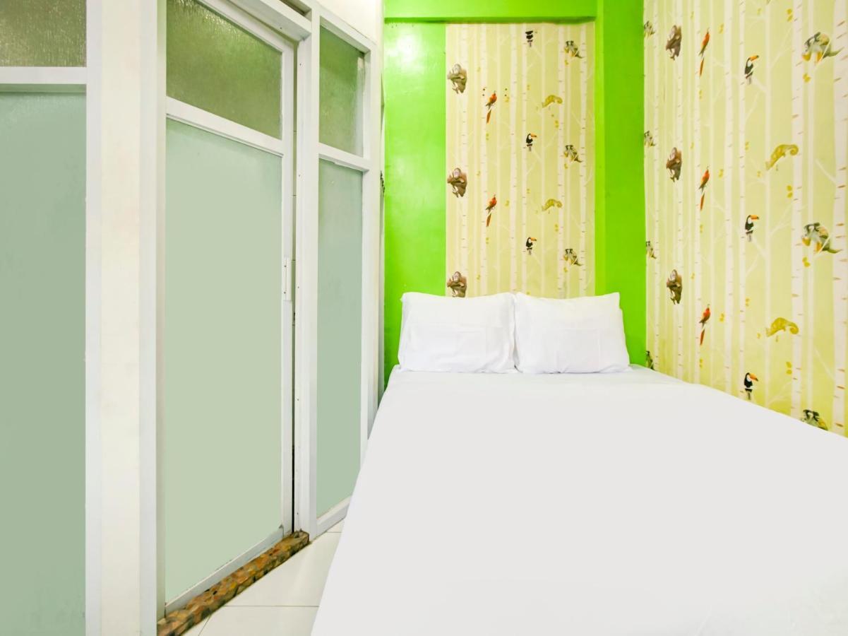 Oyo Life 3103 Opo Homestay & Kost มะลัง ภายนอก รูปภาพ