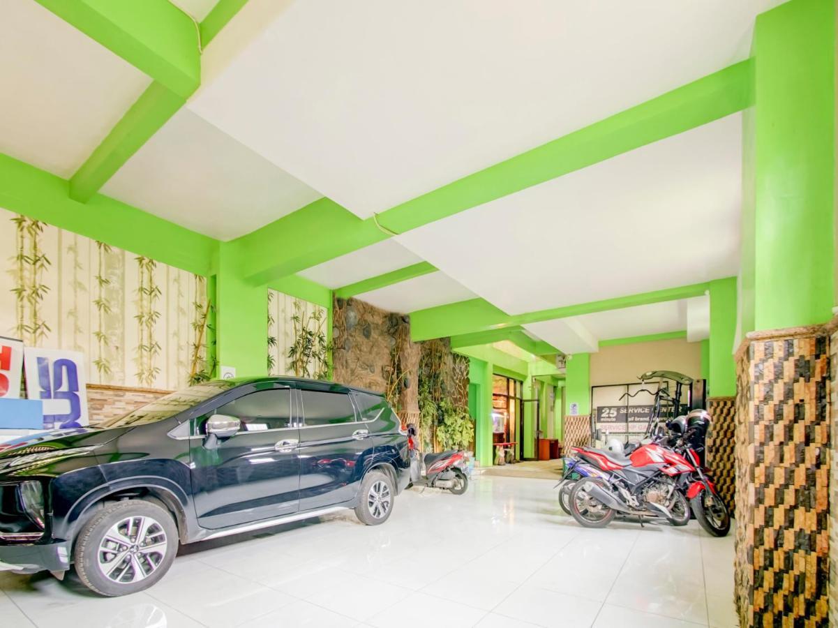 Oyo Life 3103 Opo Homestay & Kost มะลัง ภายนอก รูปภาพ
