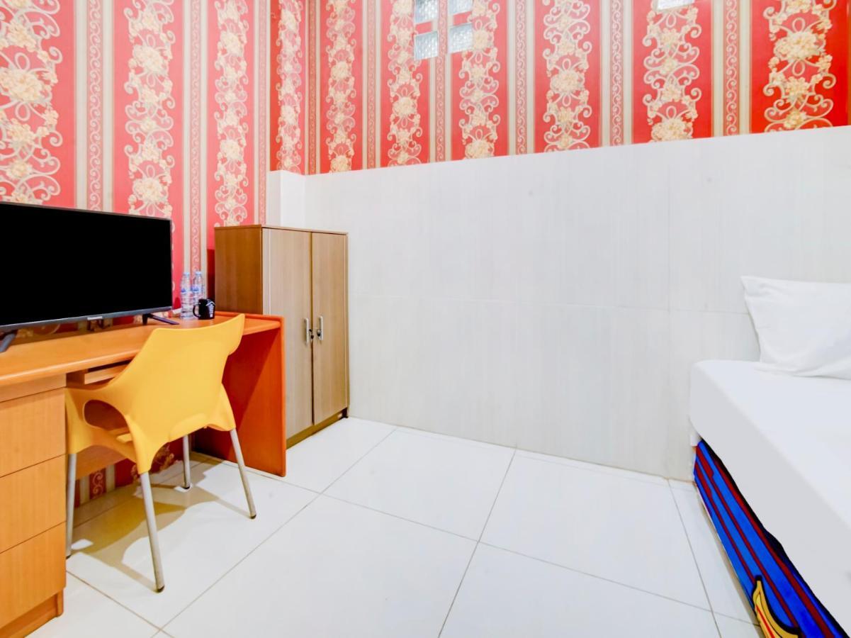 Oyo Life 3103 Opo Homestay & Kost มะลัง ภายนอก รูปภาพ