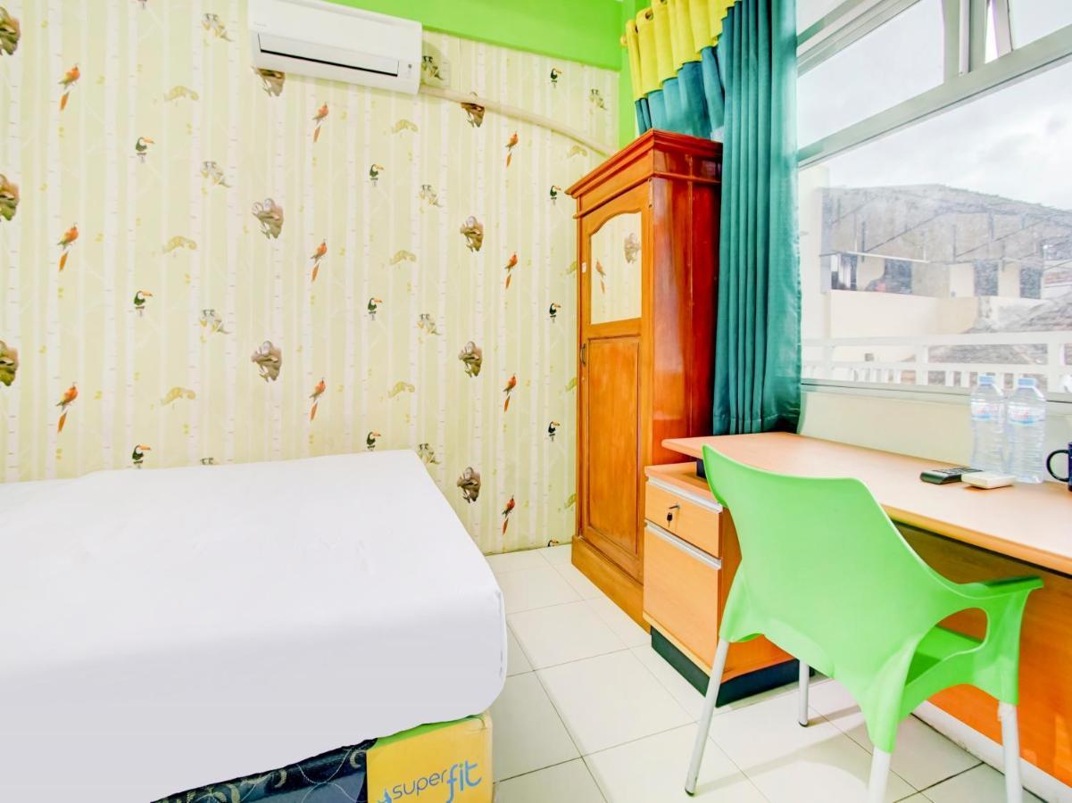 Oyo Life 3103 Opo Homestay & Kost มะลัง ภายนอก รูปภาพ