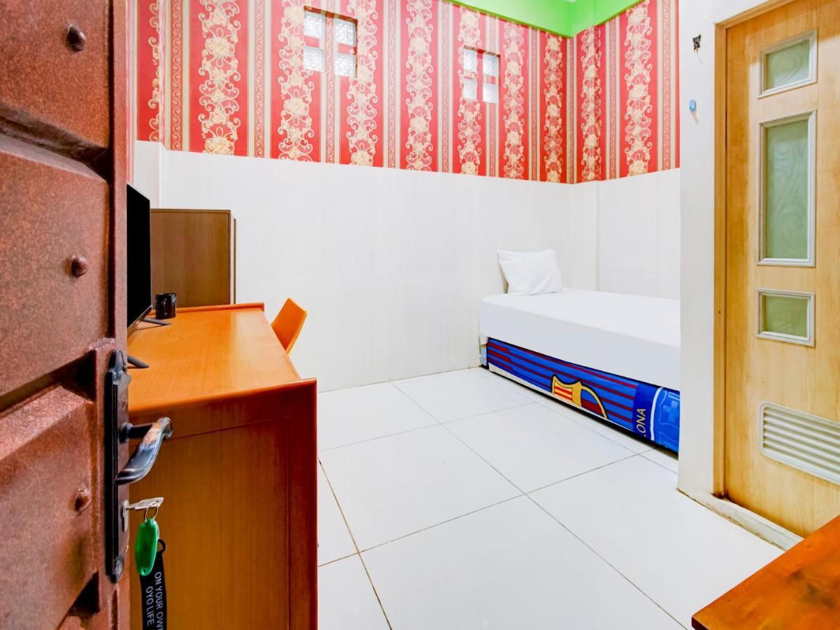 Oyo Life 3103 Opo Homestay & Kost มะลัง ภายนอก รูปภาพ